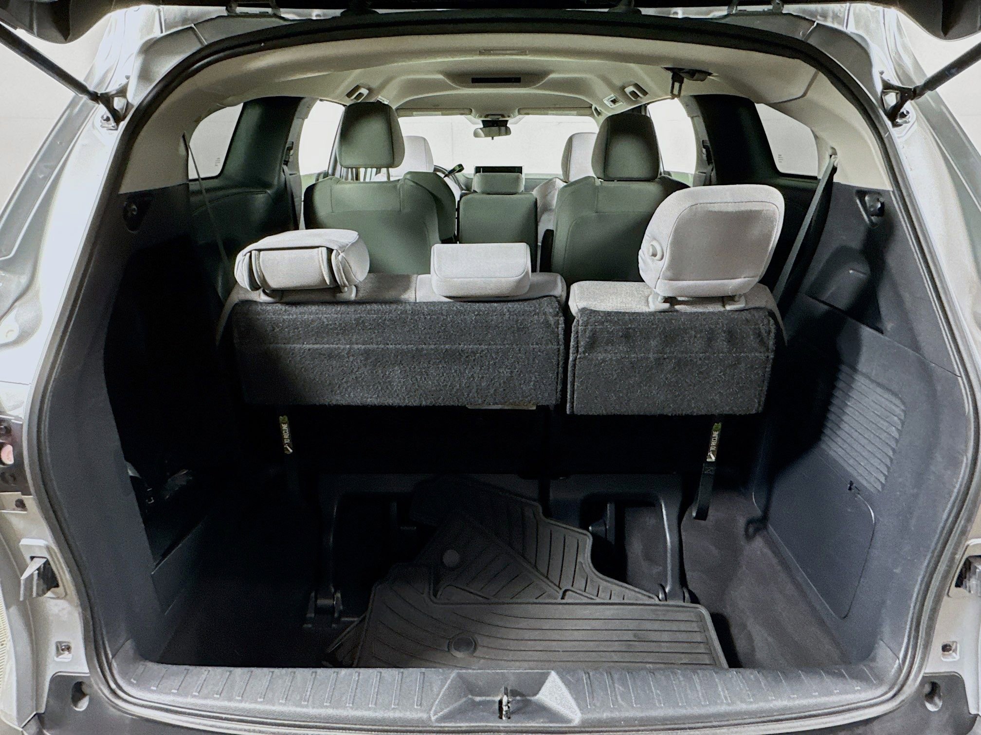 Certified 2025 Toyota Sienna LE image 20