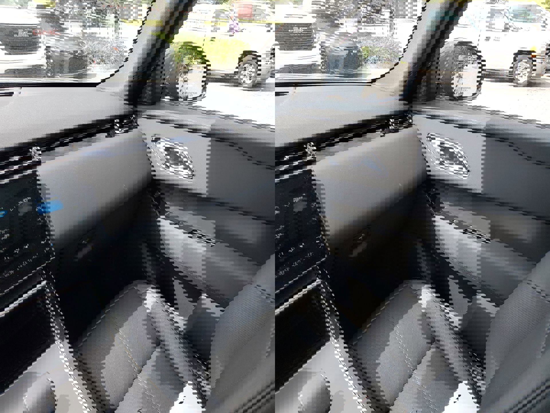 Used 2025 Land Rover Range Rover Velar Dynamic SE image 52