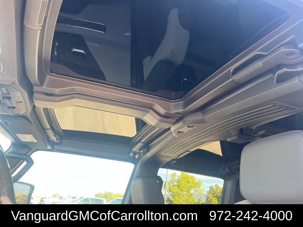 New 2026 GMC Hummer EV SUV w/ LPO, Sport Package AWD/4WD image 21