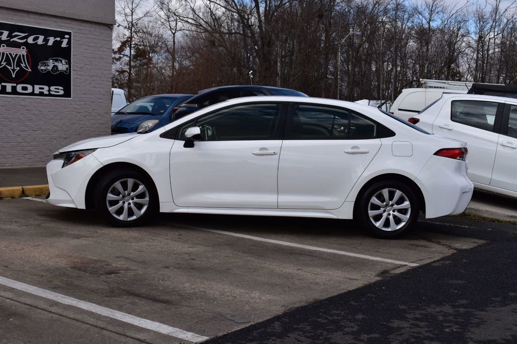 Used 2021 Toyota Corolla LE image 3