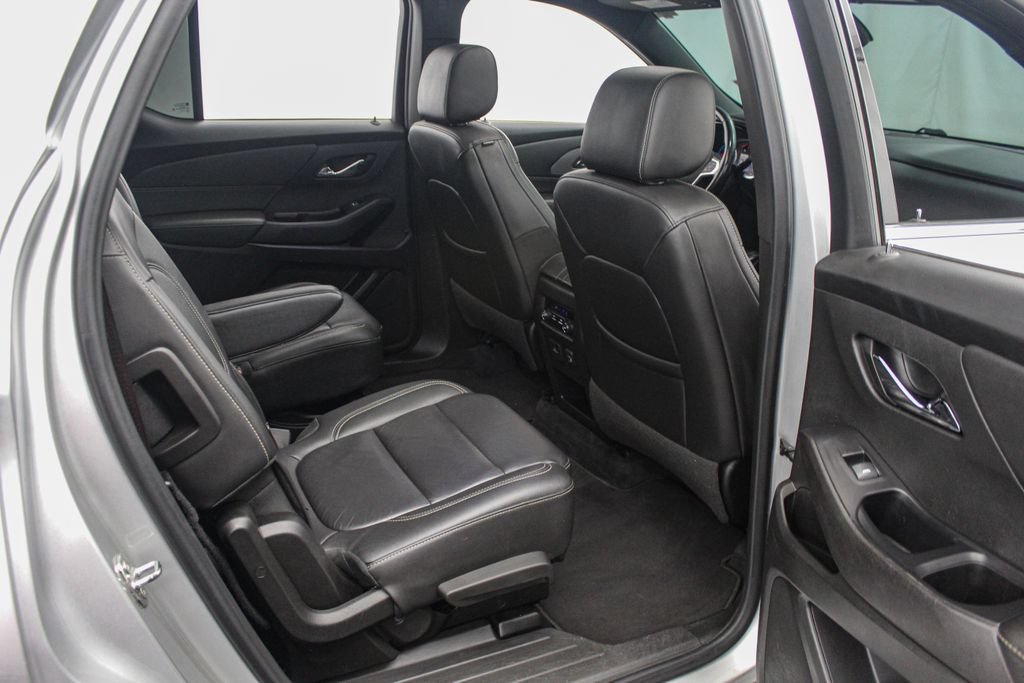 Used 2022 Chevrolet Traverse LT w/ LT Premium Package AWD/4WD image 24