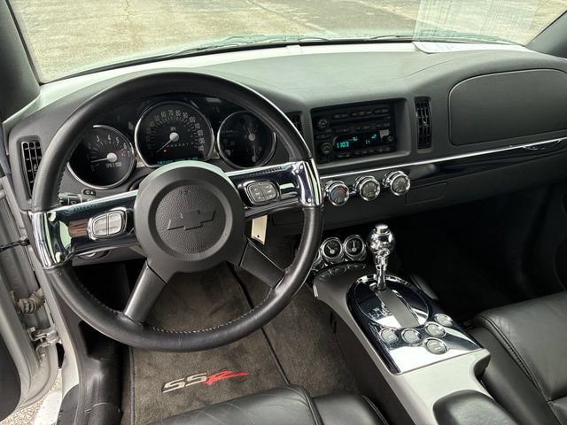 Used 2006 Chevrolet SSR w/ Preferred Equipment Group RWD image 13