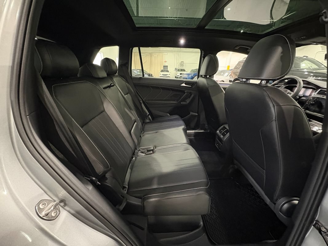 Used 2022 Volkswagen Tiguan SE R-Line AWD/4WD image 43