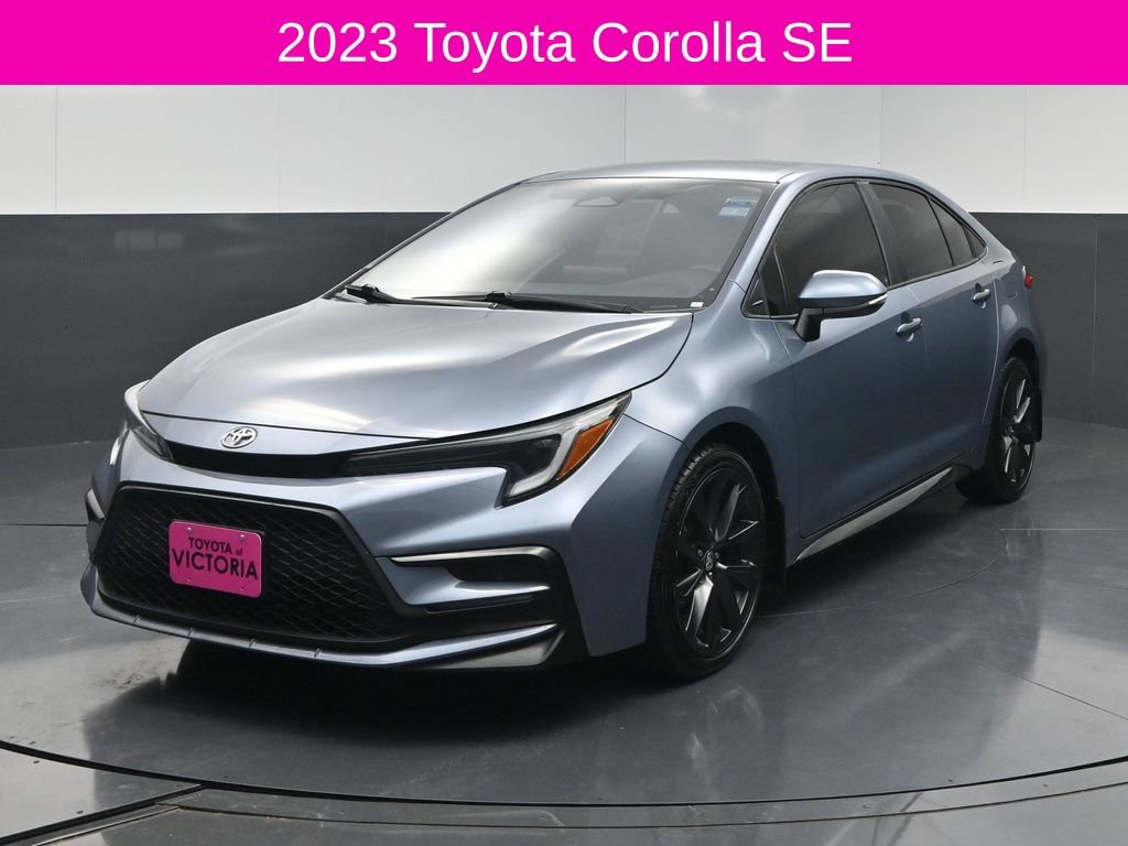 Used 2023 Toyota Corolla SE FWD image 2