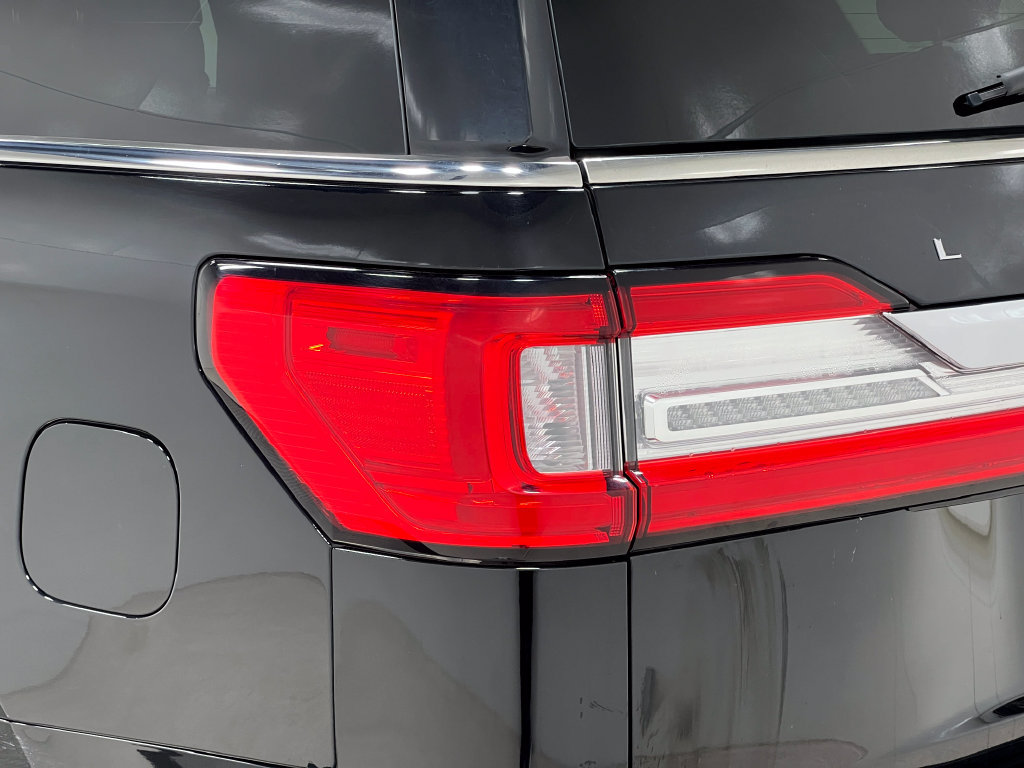 Used 2019 Lincoln Navigator Reserve AWD/4WD image 40