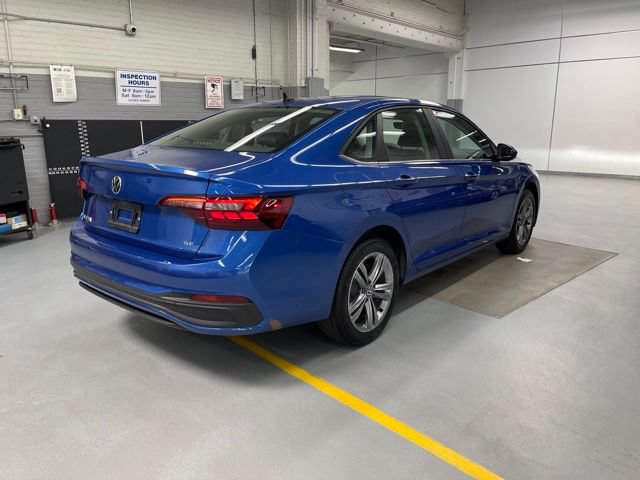 Used 2023 Volkswagen Jetta SE FWD image 4