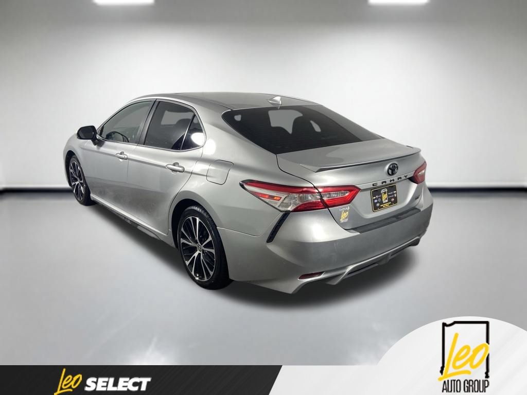 Used 2020 Toyota Camry SE w/ Audio Package FWD image 4