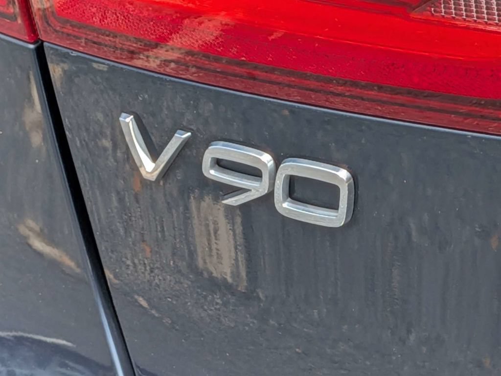 Used 2019 Volvo V90 T5 Cross Country w/ Protection Package Premier AWD/4WD image 11