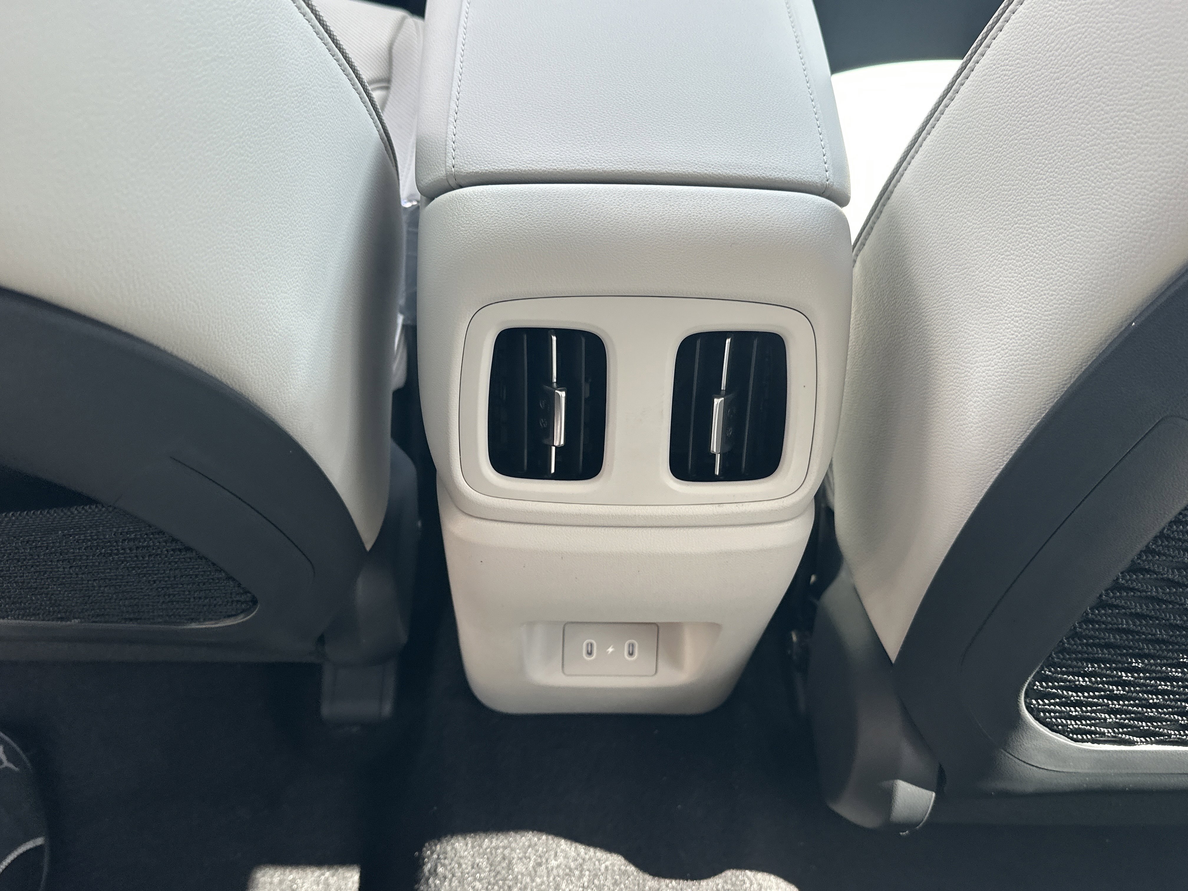 New 2026 Hyundai Tucson Limited FWD image 16