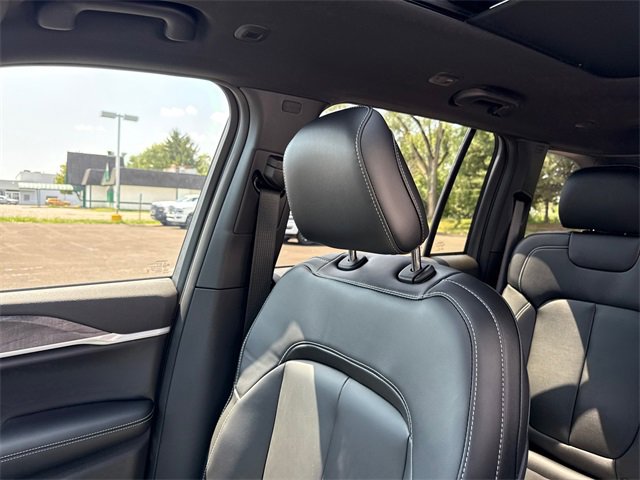 New 2025 Jeep Grand Cherokee Limited w/ Black Appearance Package image 24
