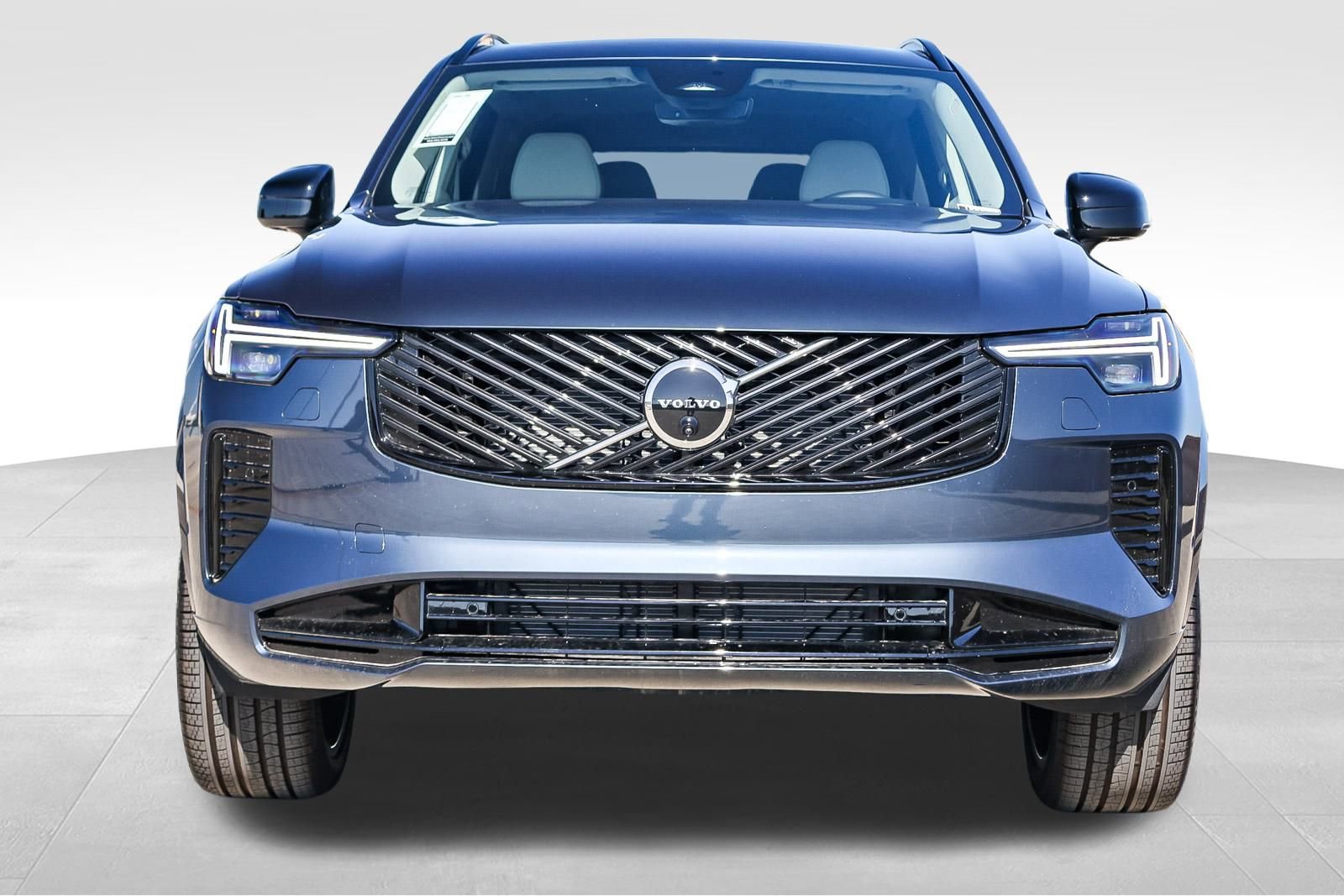 New 2026 Volvo XC90 B6 Ultra w/ Protection Package image 2