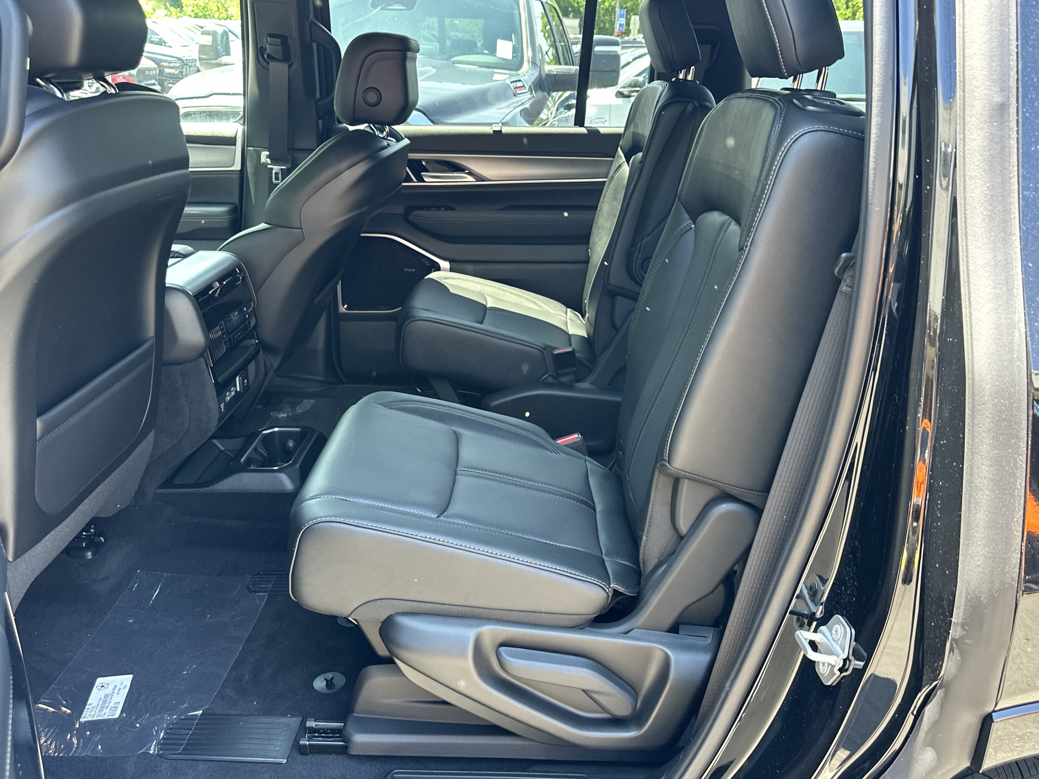 New 2026 Jeep Grand Wagoneer Limited AWD/4WD image 26