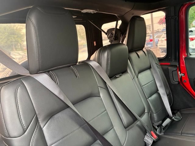 Used 2023 Jeep Wrangler Unlimited Sahara w/ Safety Group AWD/4WD image 32