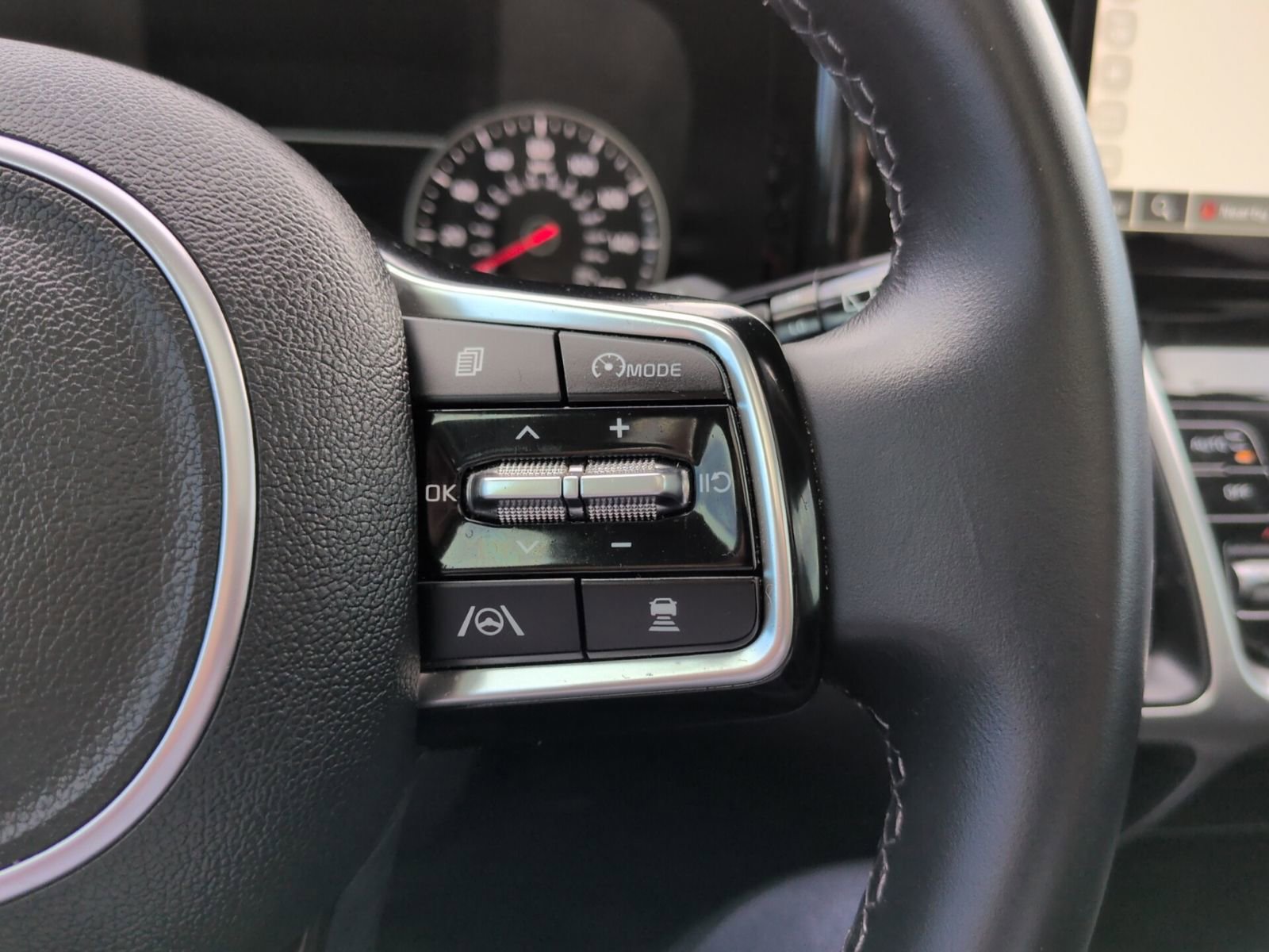 Used 2023 Kia Sorento X-Line EX image 22