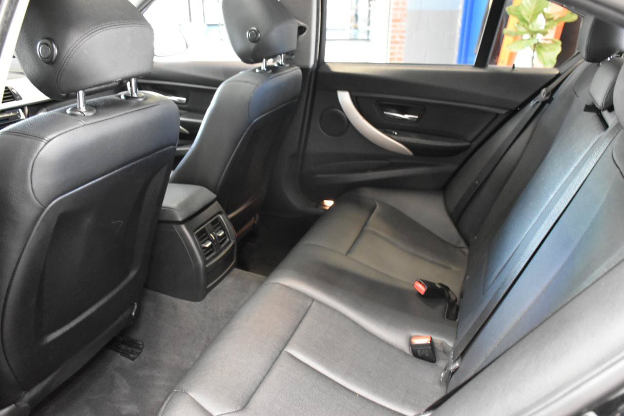 Used 2016 BMW 320i xDrive Sedan AWD/4WD image 32