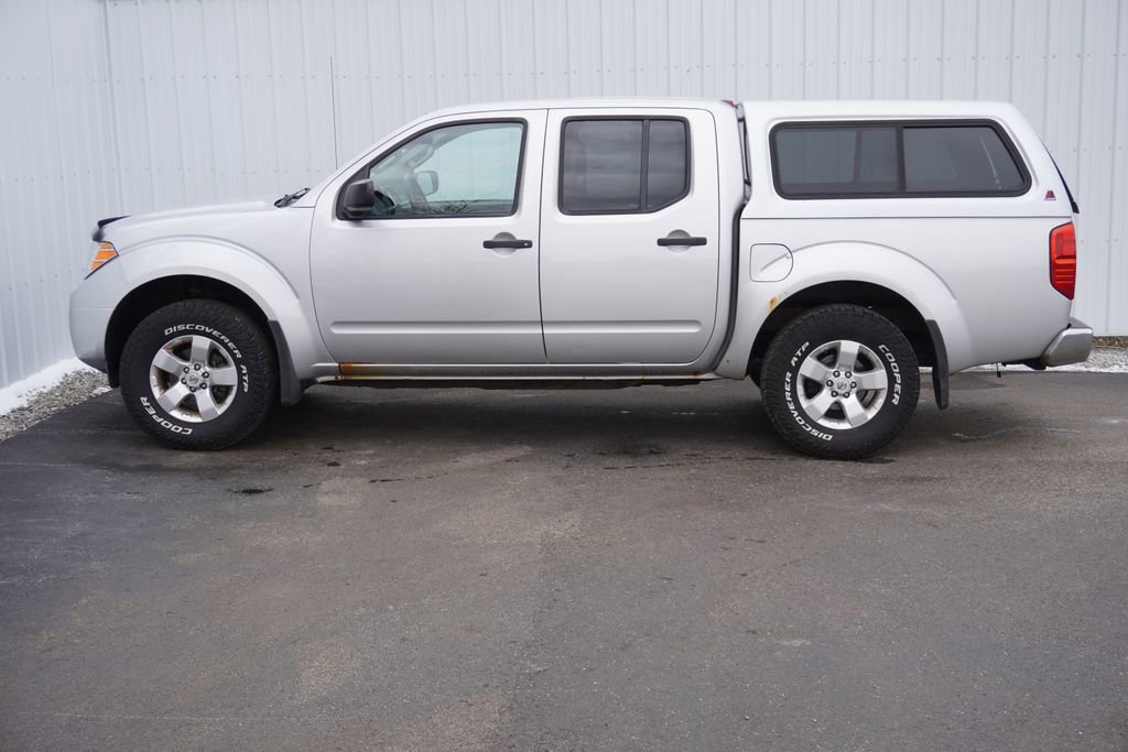 Used 2012 Nissan Frontier SV image 3