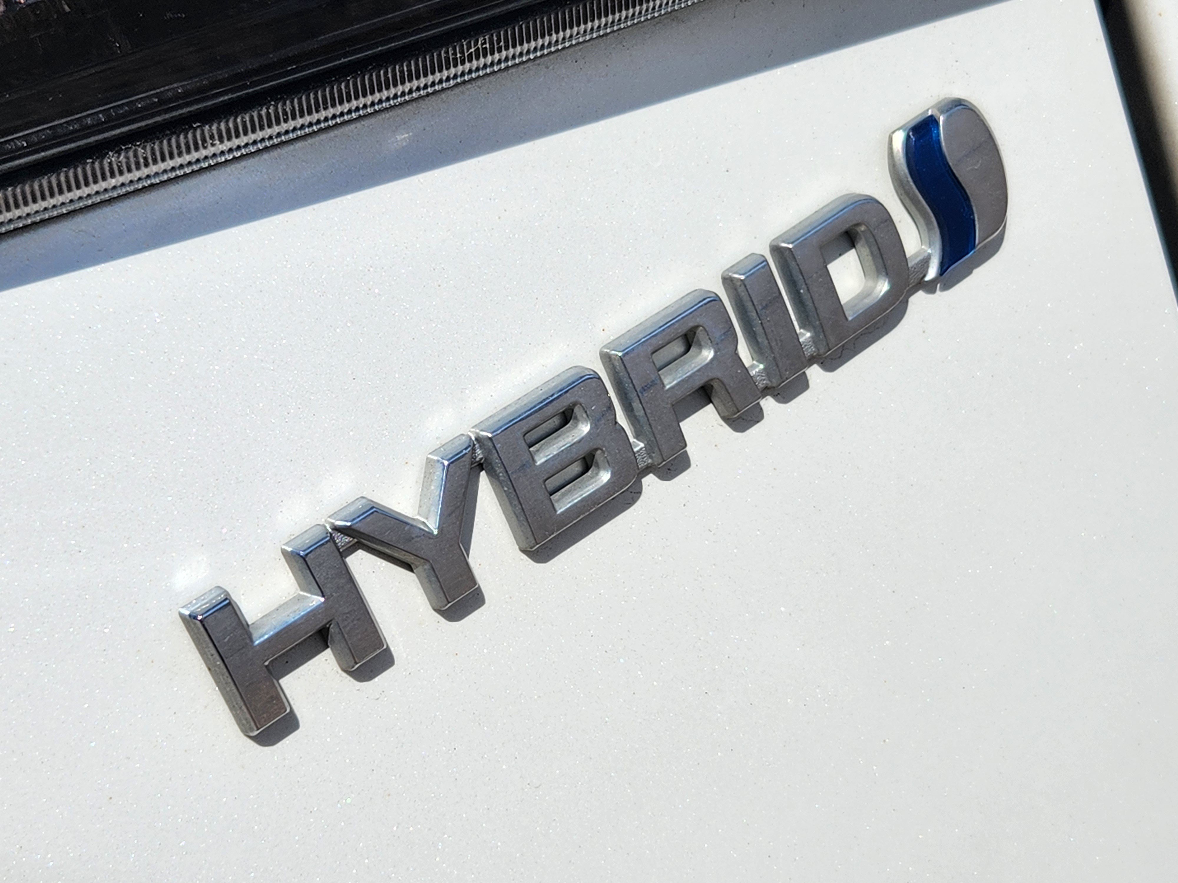 Used 2023 Toyota Highlander LE AWD/4WD image 9
