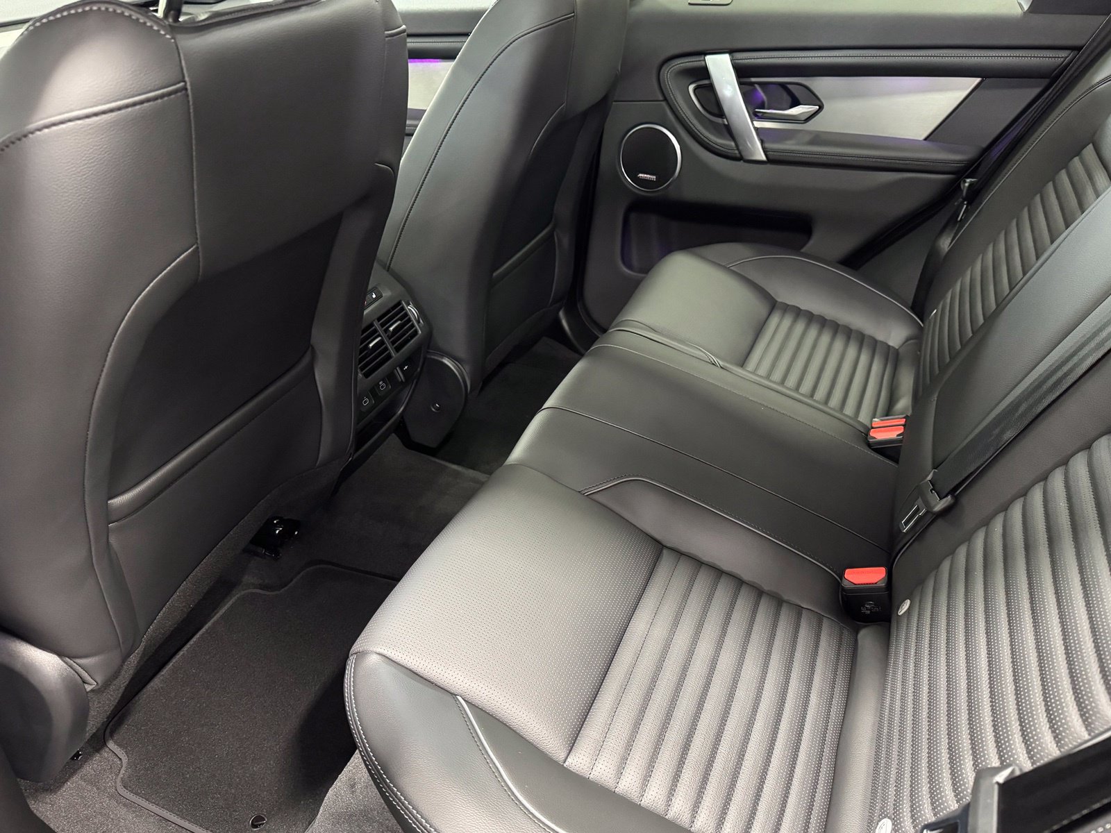 New 2026 Land Rover Discovery Sport Landmark AWD/4WD image 36