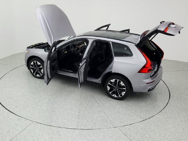 New 2026 Volvo XC60 B5 Plus w/ Climate Package AWD/4WD image 16