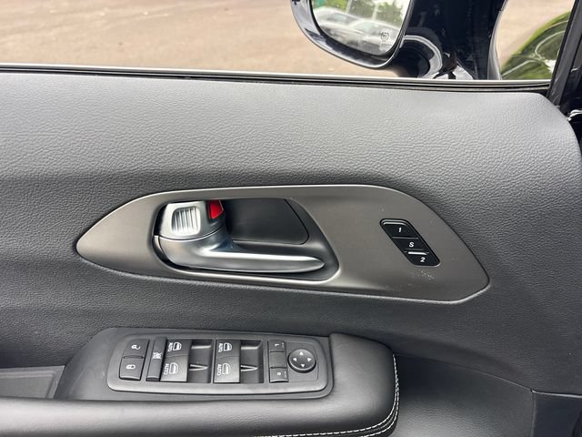 New 2027 Chrysler Pacifica Select AWD/4WD image 16