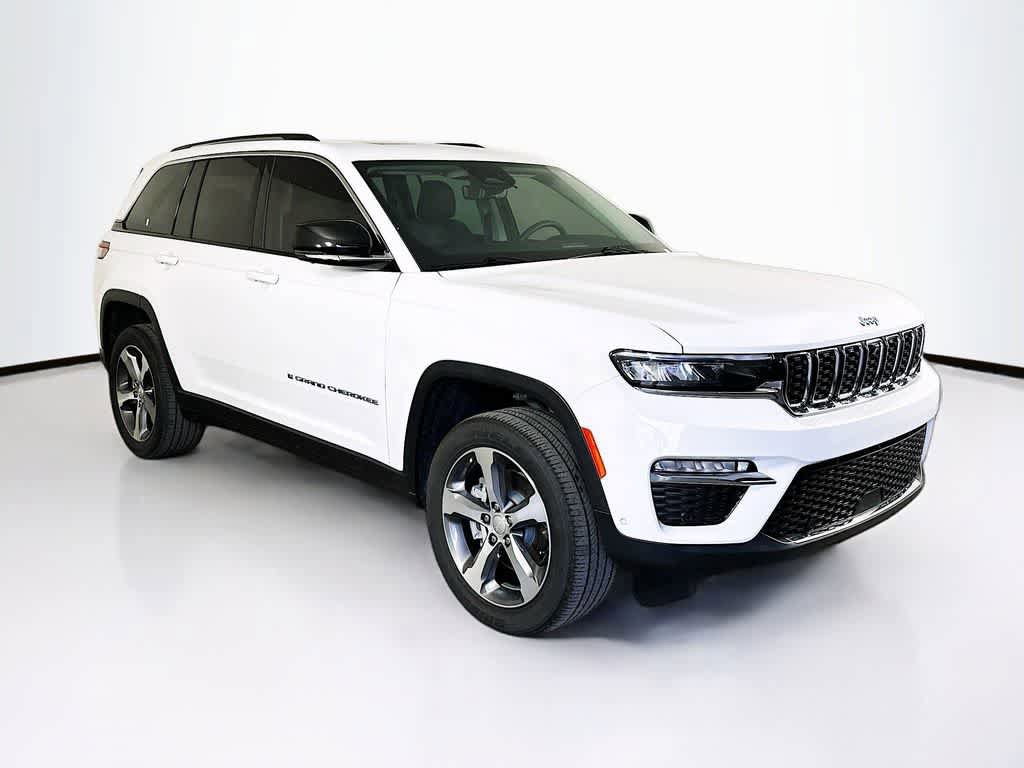 Used 2022 Jeep Grand Cherokee Limited 4xe w/ Luxury Tech Group II AWD/4WD image 24
