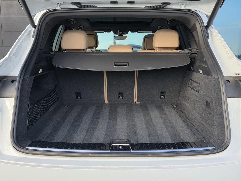 Used 2022 Porsche Cayenne image 40