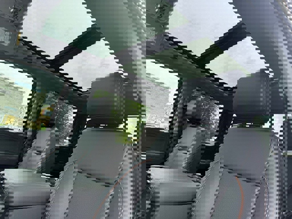 New 2025 Ford F250 Lariat w/ Lariat Ultimate Package image 17