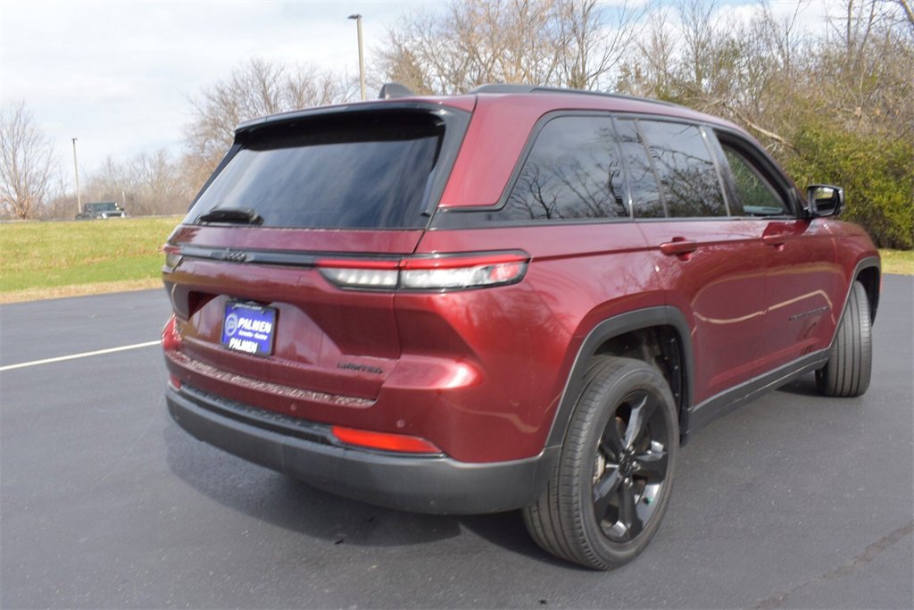 Used 2023 Jeep Grand Cherokee Limited w/ Black Appearance Package image 5