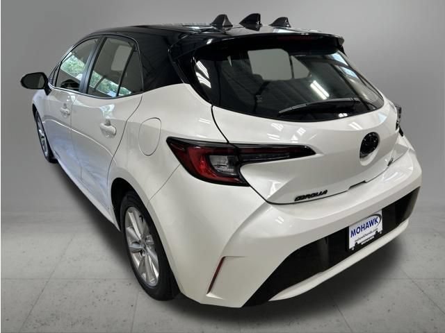 Used 2024 Toyota Corolla SE FWD image 3