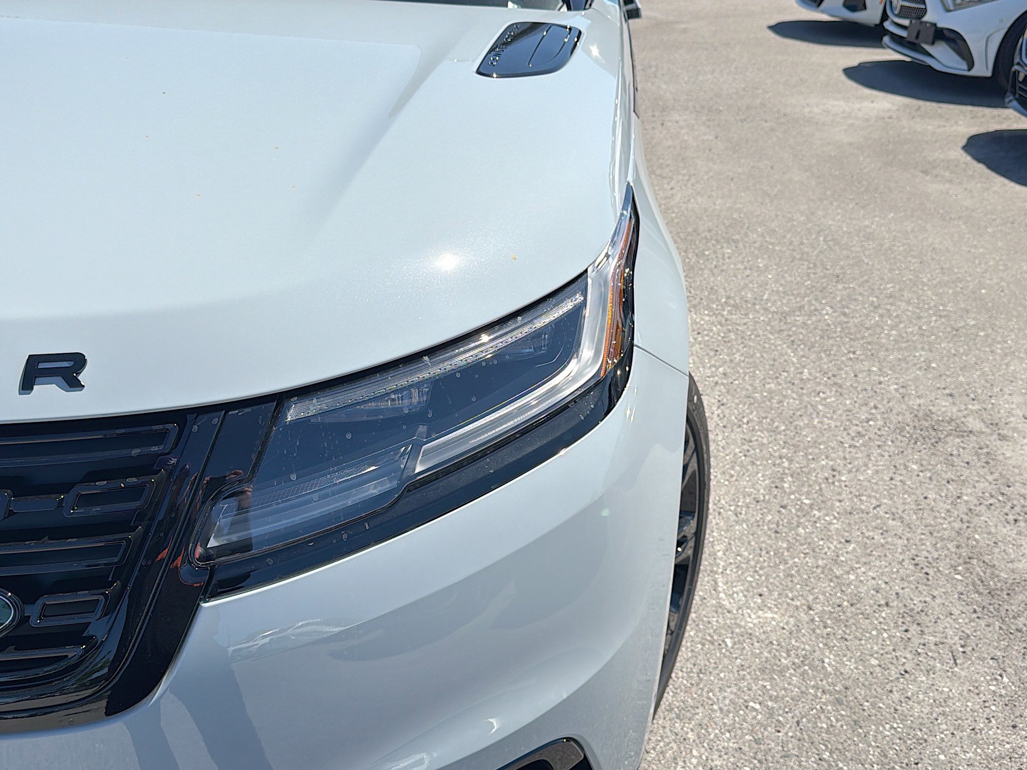 New 2026 Land Rover Range Rover Velar Dynamic SE image 41