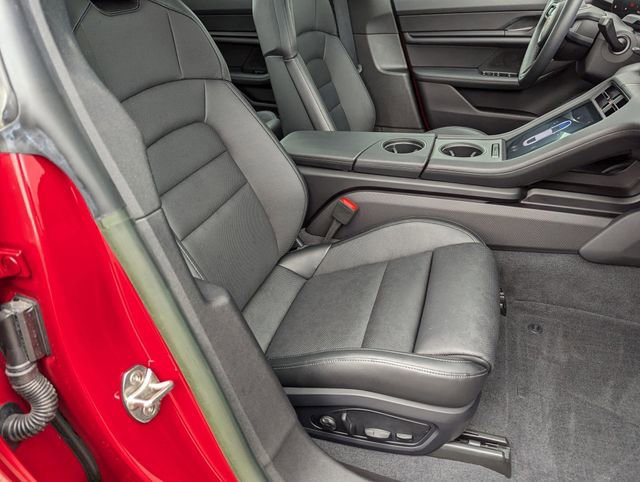 Used 2022 Porsche Taycan 4S image 18