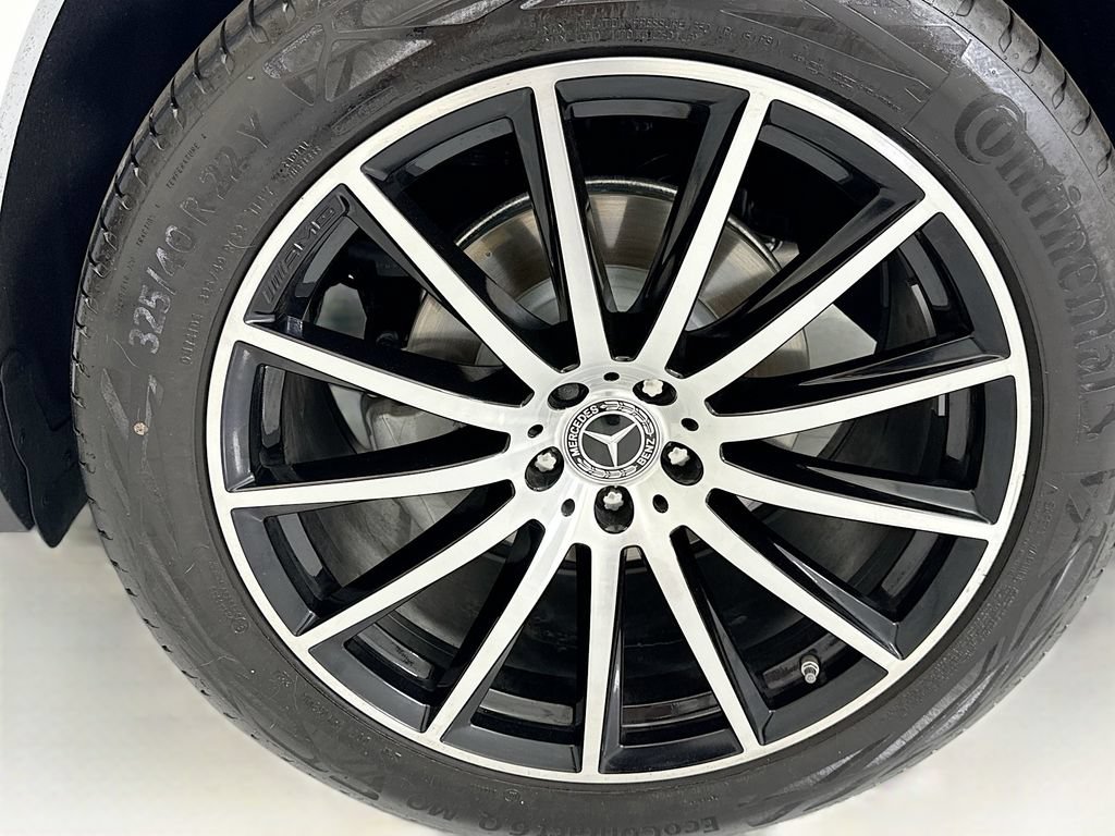 Used 2025 Mercedes-Benz GLS 580 4MATIC image 30