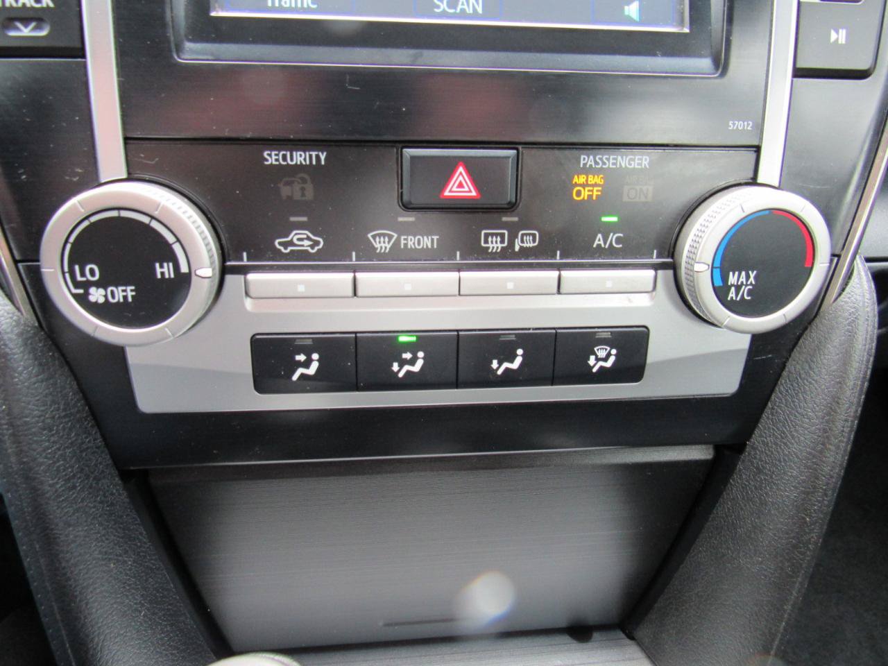 Used 2012 Toyota Camry SE FWD image 20