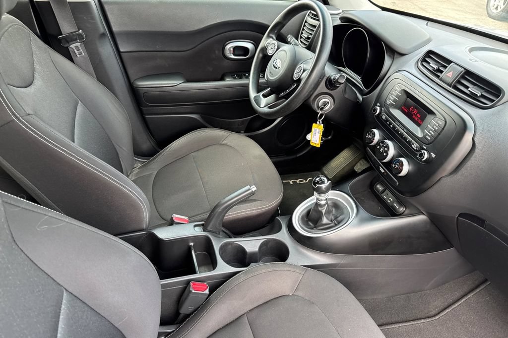 Used 2016 Kia Soul FWD image 16