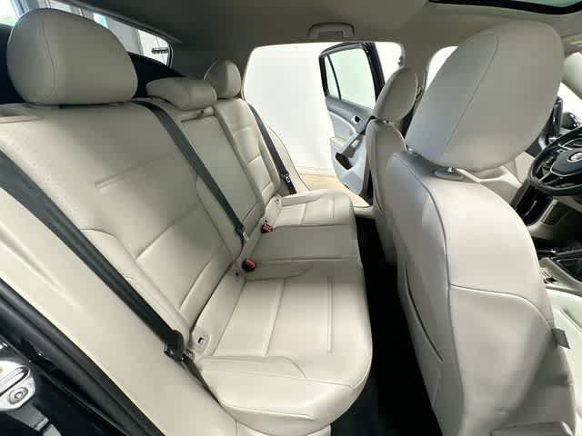 Used 2019 Volkswagen Golf SE FWD image 24