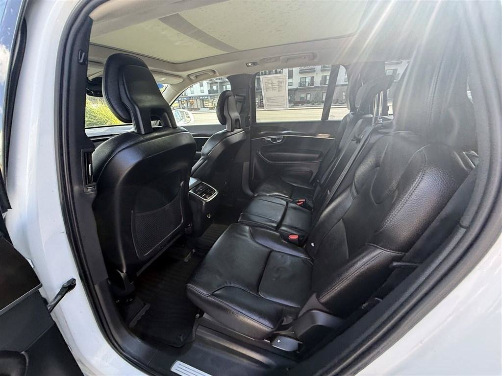 Used 2018 Volvo XC90 T6 Momentum w/ Convenience Package AWD/4WD image 20