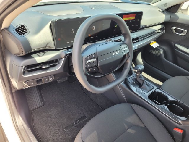 New 2026 Kia K4 FWD image 9