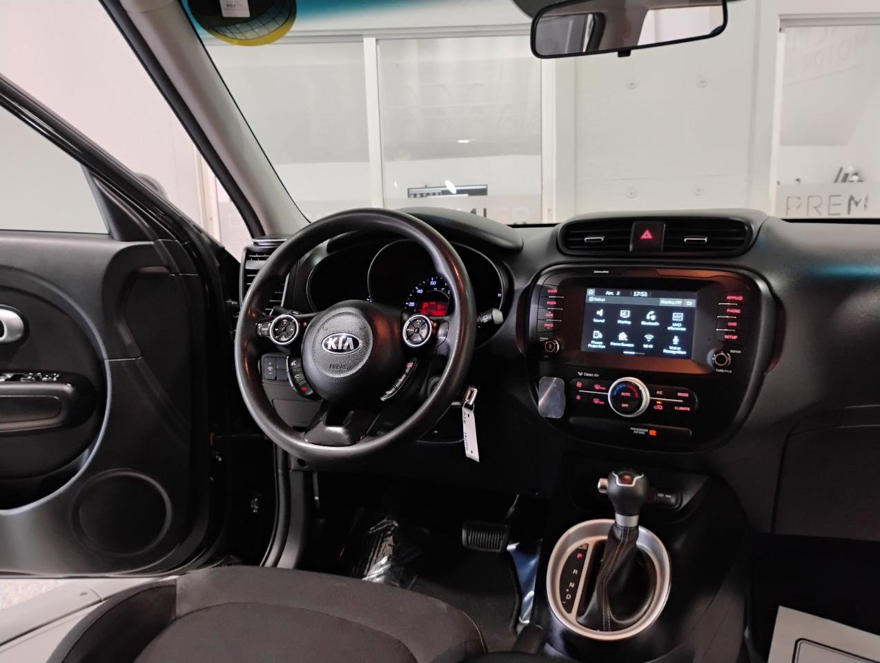Used 2019 Kia Soul + FWD image 28
