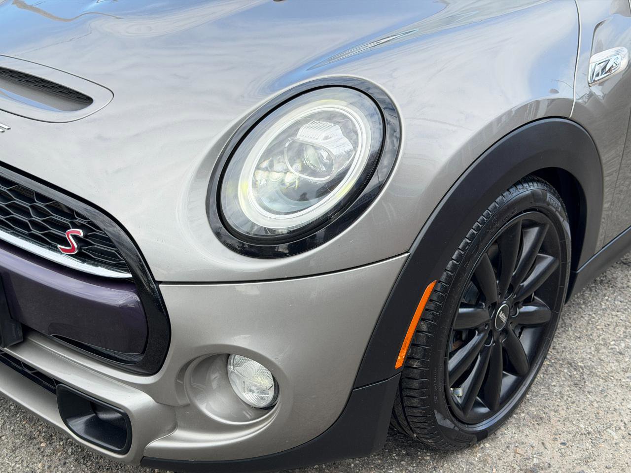 Used 2019 MINI Cooper S w/ Premium Package FWD image 9