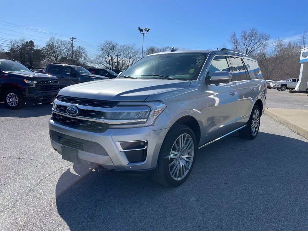 Used 2023 Ford Expedition Limited image 4