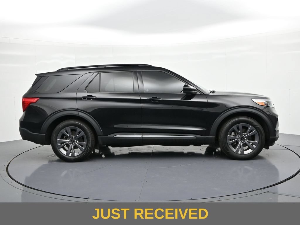 Certified 2022 Ford Explorer XLT w/ Equipment Group 202A RWD image 5
