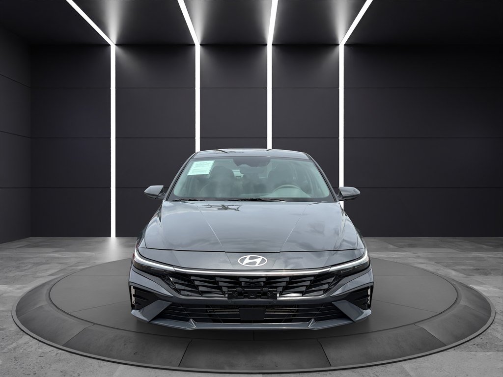 Used 2024 Hyundai Elantra SEL FWD image 2