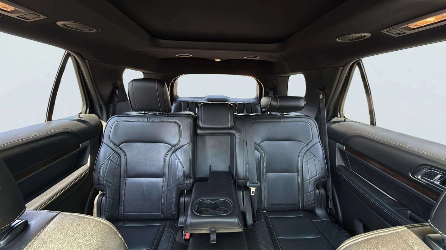Used 2018 Ford Explorer Platinum AWD/4WD image 16