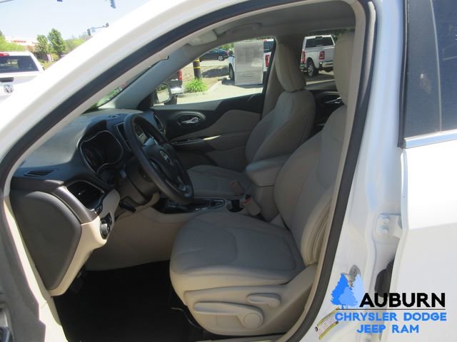 Used 2019 Jeep Cherokee Latitude w/ Popular Appearance Group image 19