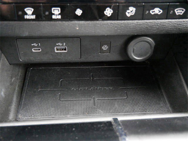Used 2022 Mitsubishi Outlander SE image 23