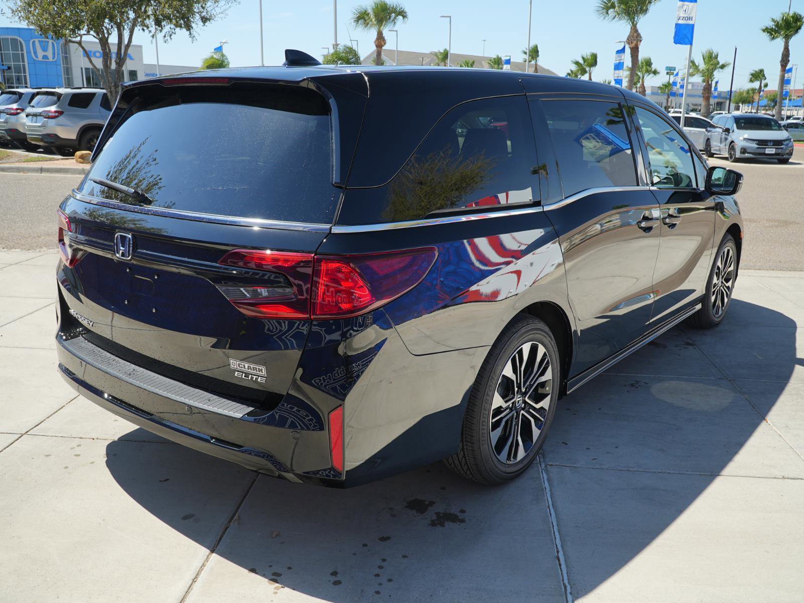 New 2026 Honda Odyssey Elite image 5