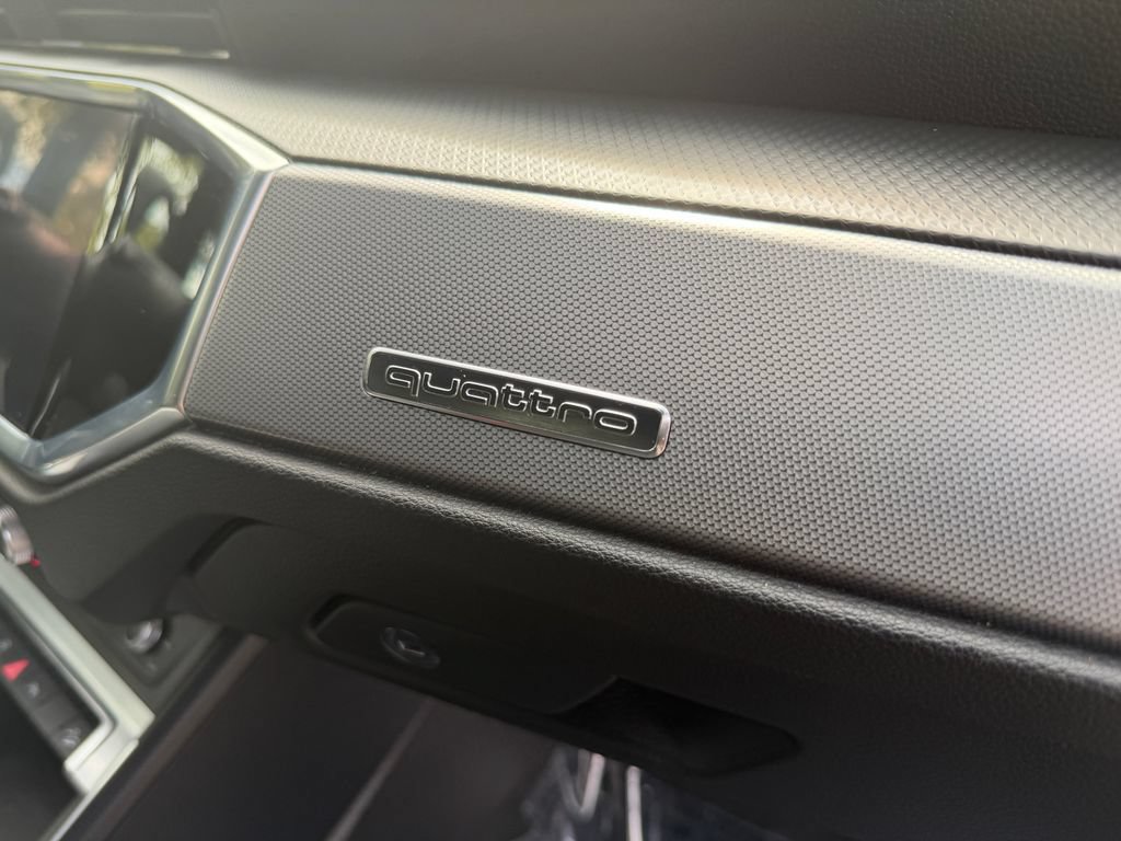 Used 2021 Audi Q3 2.0T Premium AWD/4WD image 12