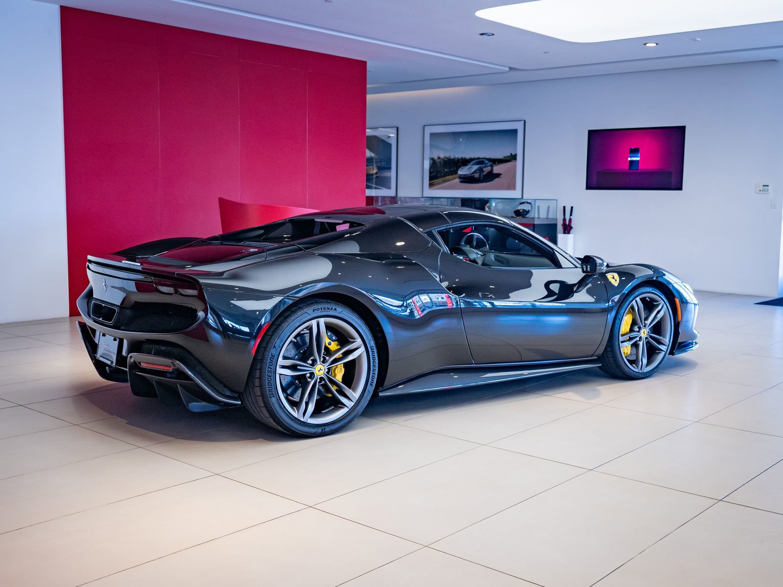 Used 2025 Ferrari 296 GTS image 31