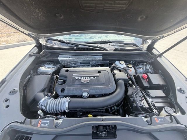 Used 2025 Cadillac XT4 Premium Luxury image 38