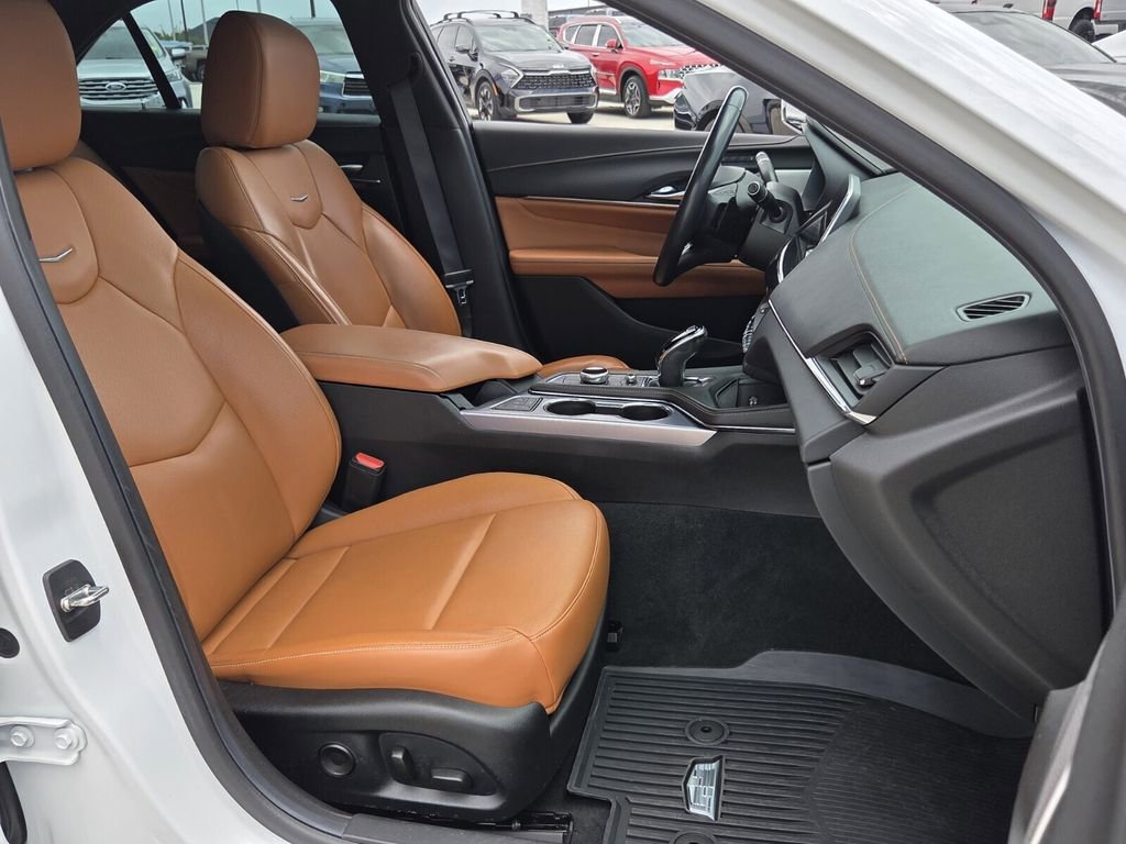 Used 2022 Cadillac CT4 Premium Luxury RWD image 20